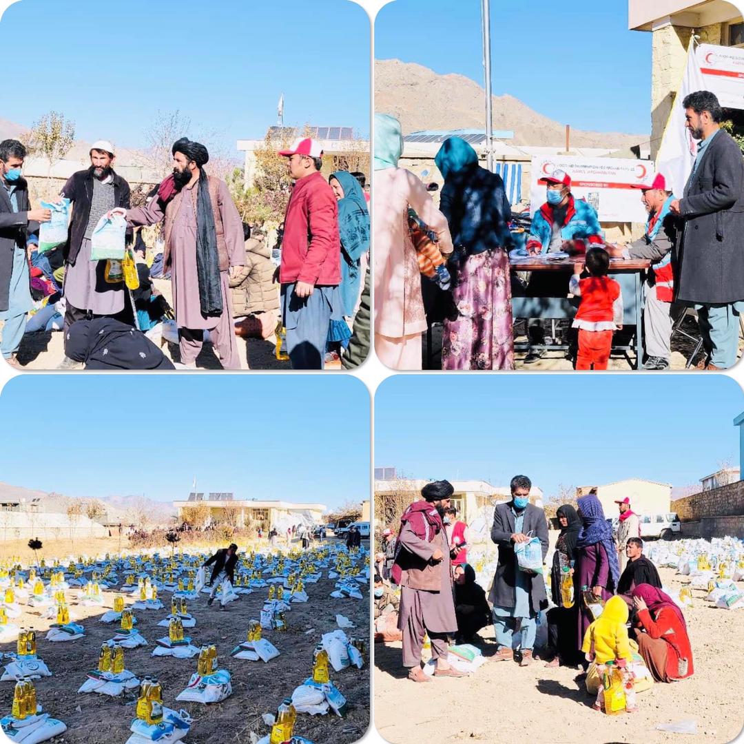 روند توزیع ۱۵۰۰ مواد غذایی از سوی جمعیت هلال‌احمر افغانی با همکاری موسسه بیت السلام در ولایت دایکندی!