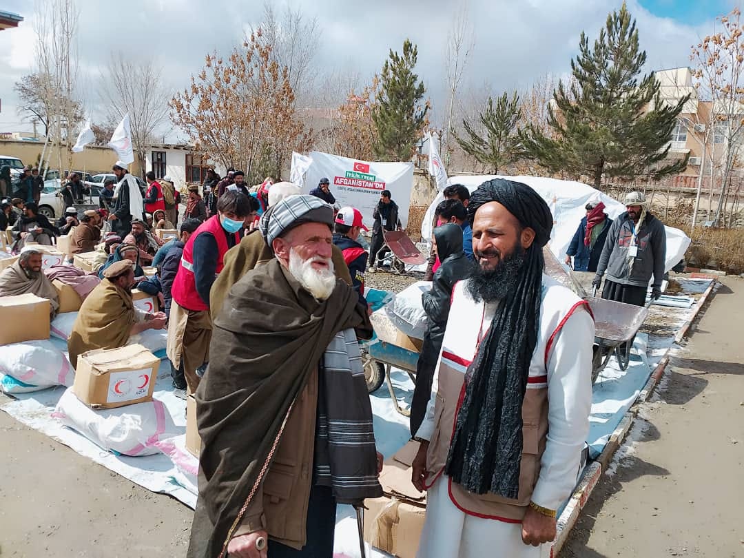 پکتيا ولایت کې د افغاني سرې میاشتې له لوري ۳۰۰ کورنیو ته مرسته ووېشل شوه!