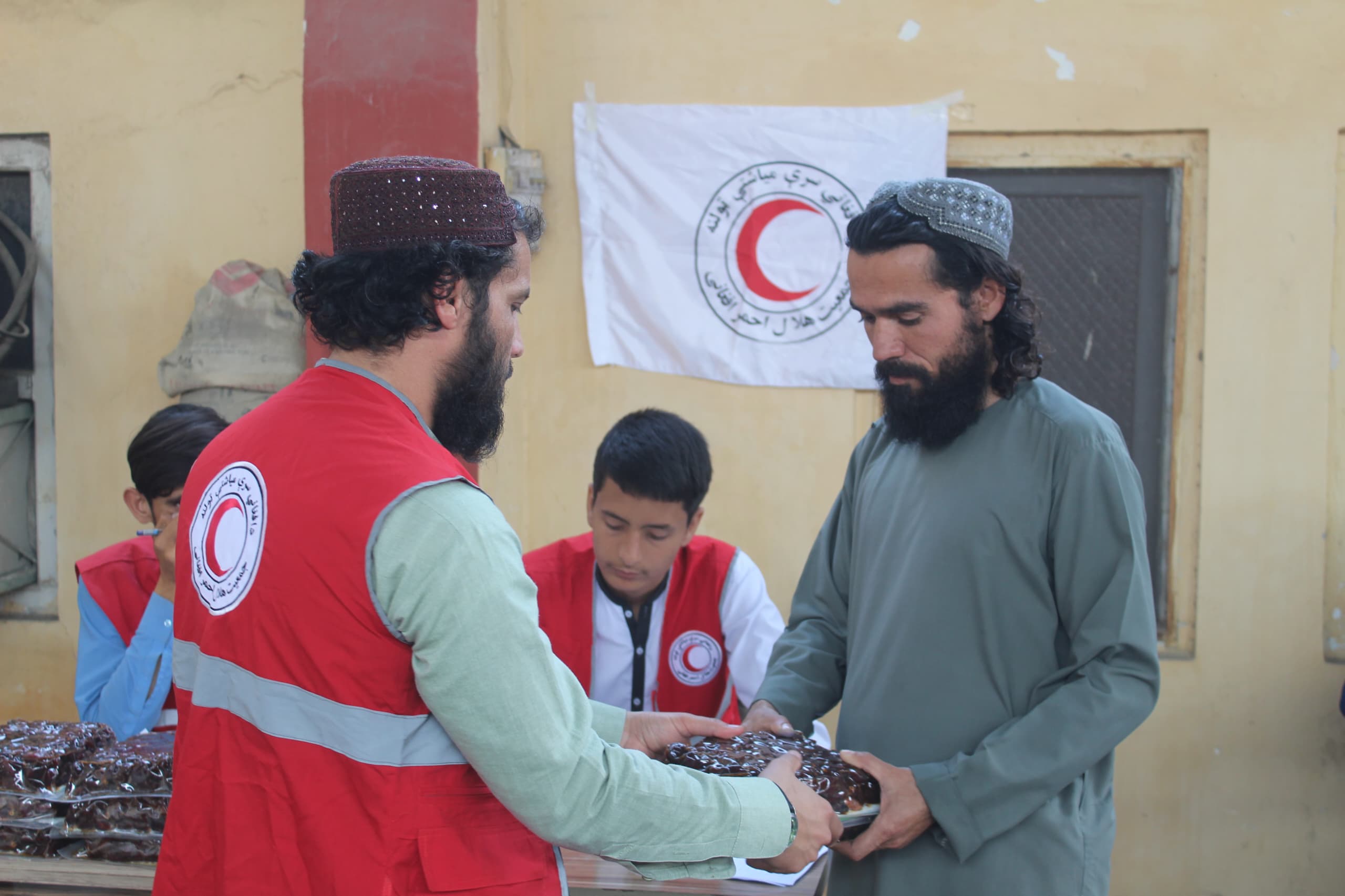 Ramadan Aid: 3.2 Tons of Dates Provided to 400 Vulnerable Families in Nangarhar