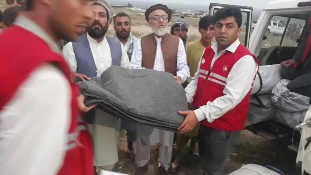 مساعدت جمعیت هلال احمر افغانی برای 28 خانواده در ولایت پروان!