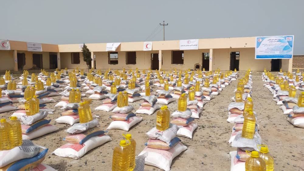 کندز ولایت کې ۵۰۰ کورنیو سره د خوراکي توکو مرسته ترسره شوه!