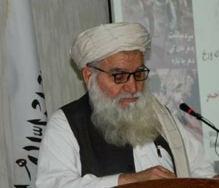 د افغاني سرې میاشتې سرپرست عمومي رییس ښاغلي مولوي مطیع الحق خالص د افغاني سرې میاشتې د مرکزي دفتر په مسجد کې کارکوونکو ته د هېواد د نافذه قوانینو د رعایت سپارښتنې وکړې!