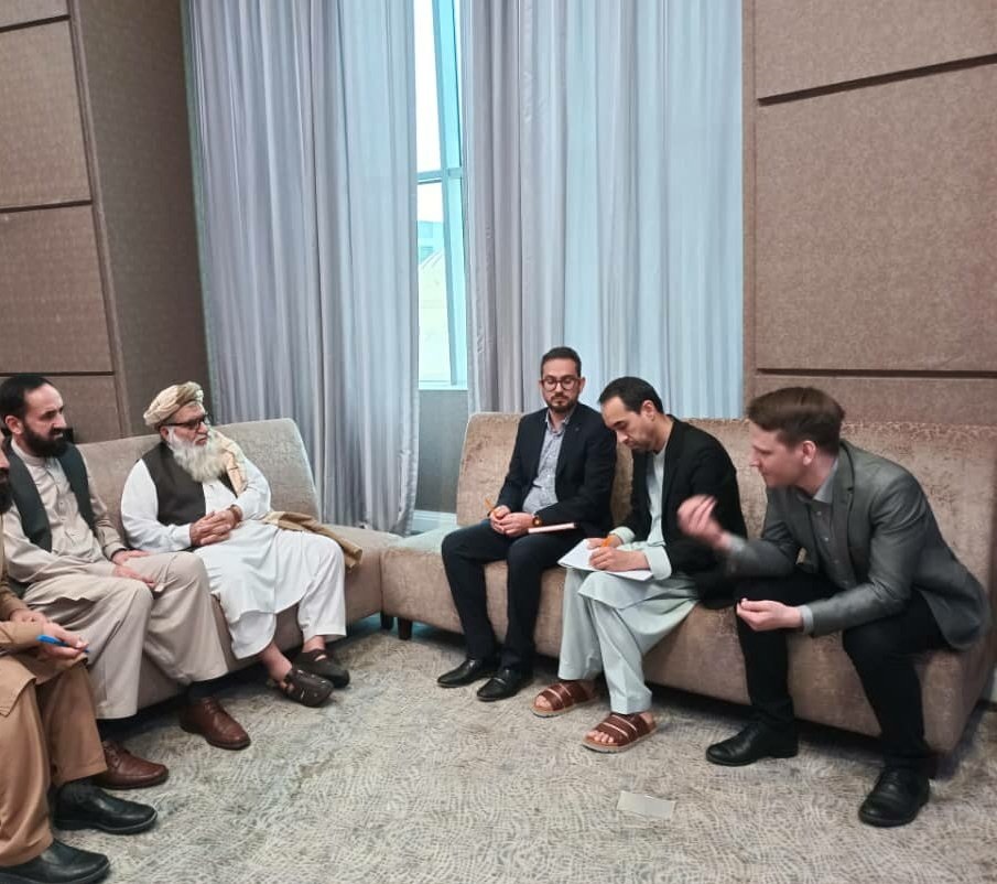 سرپرست ریاست عمومی هلال احمر افغانی در دوحه با مسوول ساحوی صلیب سرخ فنلند برای پیسیفیک آسیا دیدار نمود!