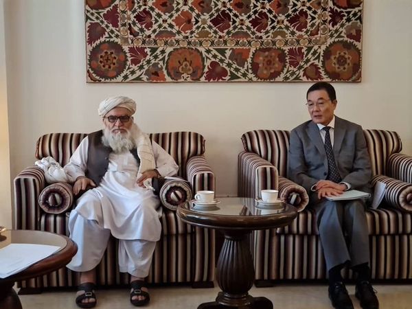 د افغاني سرې میاشتې سرپرست عمومي رییس په افغانستان کې د جاپان له سفیر، د جاپان د جایکا خیریه بنسټ له مسؤل او افغانستان کې د نړیوال فدراسیون له مشر سره په افغانستان کې د بشري مرستو په تړاو ناسته ترسره کړه!