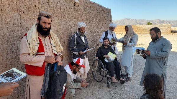 توسط هلال احمر افغانی یک سروی به منظور توزیع کمک ها در ولایت فراه انجام شد.