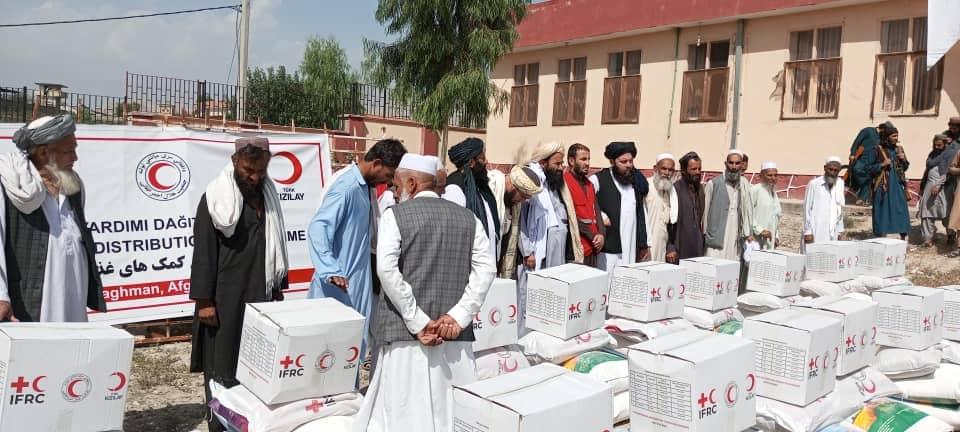 Distribution of foodstuffs by & flood-hit families in Laghman province ...