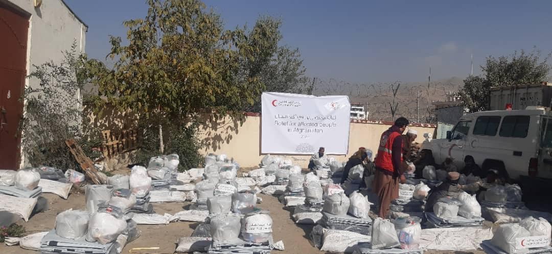 افغاني سرې میاشتې د میدان وردګو ولایت ٤٠٠ سېلاب ځپلو کورنیو ته مرسته ووېشله!