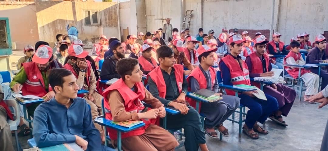 ورکشاپ آموزشی در مورد مضرات مواد مخدر به جوانان رضاکار از طرف هلال احمر افغانی ارائه شد!