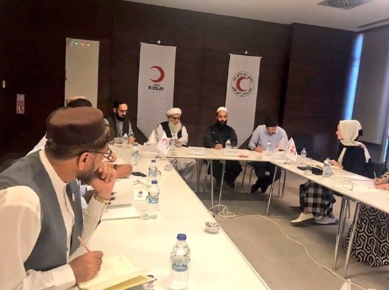 د افغاني سرې میاشتې د سرپرست عمومي رئیس ښاغلي مولوي مطیع الحق خالص او مل پلاوي او د بریتانیا د ملي ټولنې د نړیوالو قوانینو او پالیسیو د مسؤلې آغلې کلایري کلیمنت او مل پلاوي ترمنځ نن ترکیه کې لیدنه وشوه