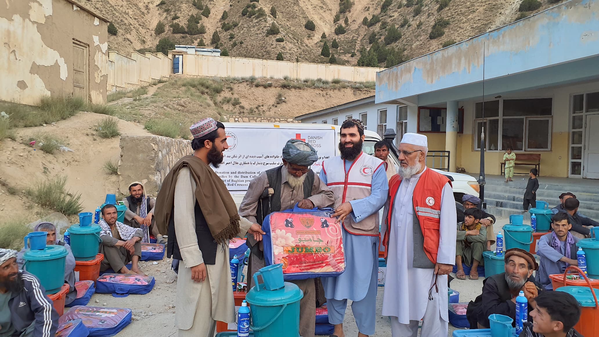 Non-food Aid Delivered to 80 Flood-Affected Families in Baghlan
