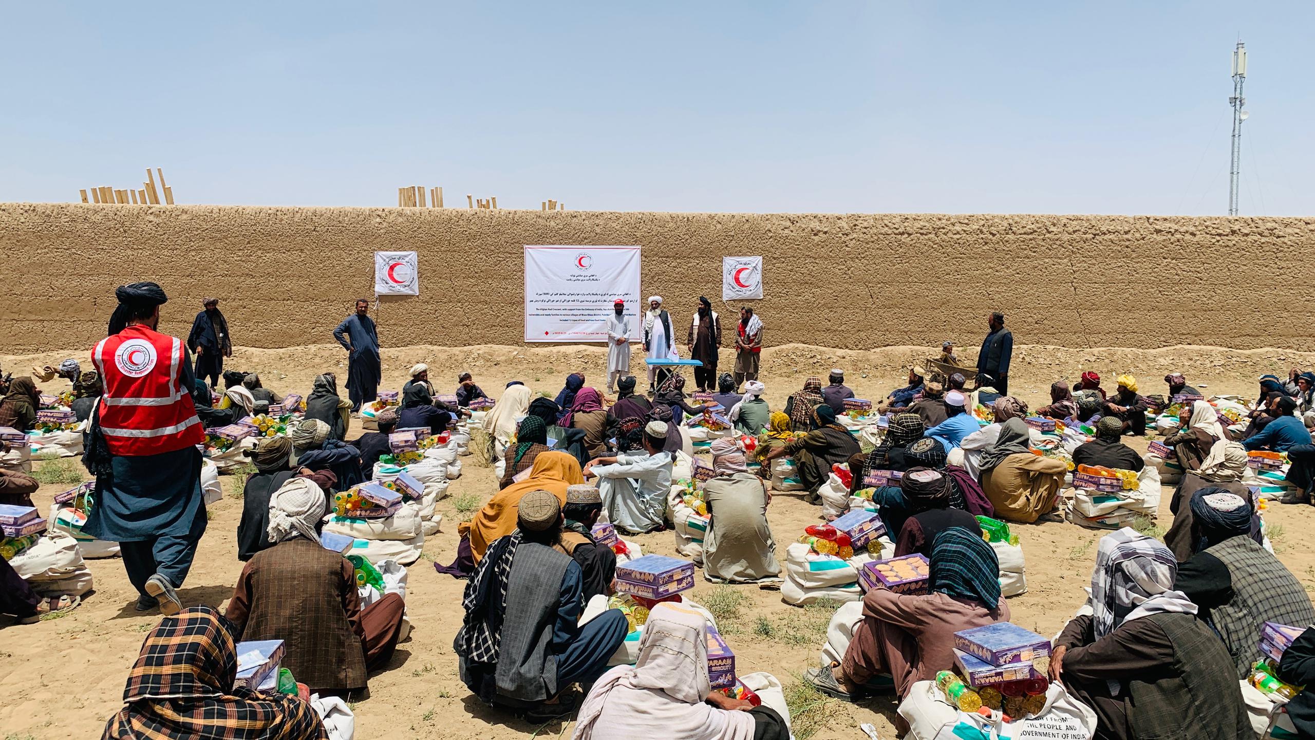 توزیع کمک‌های غذایی و غیرغذایی برای ۵۰۰ خانواده نیازمند در پکتیکا