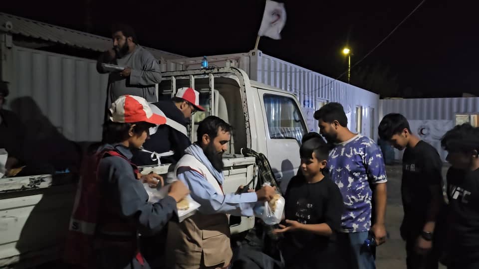 Herat, Islam Qala: 6,000 Returnees from Iran Receive Food and Healthcare Services