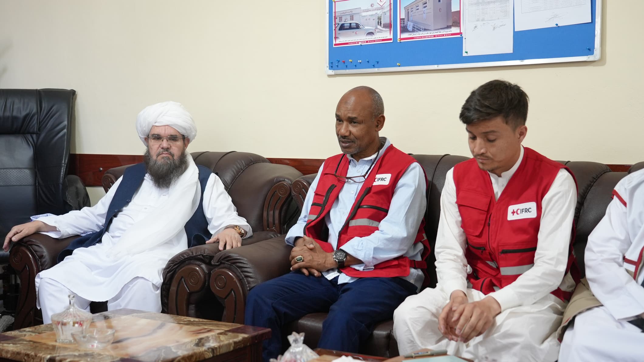 سرپرست عمومي رئیس هرات کې د ملي ټولنو د نړیوال فدراسیون له مرستیال سره وکتل