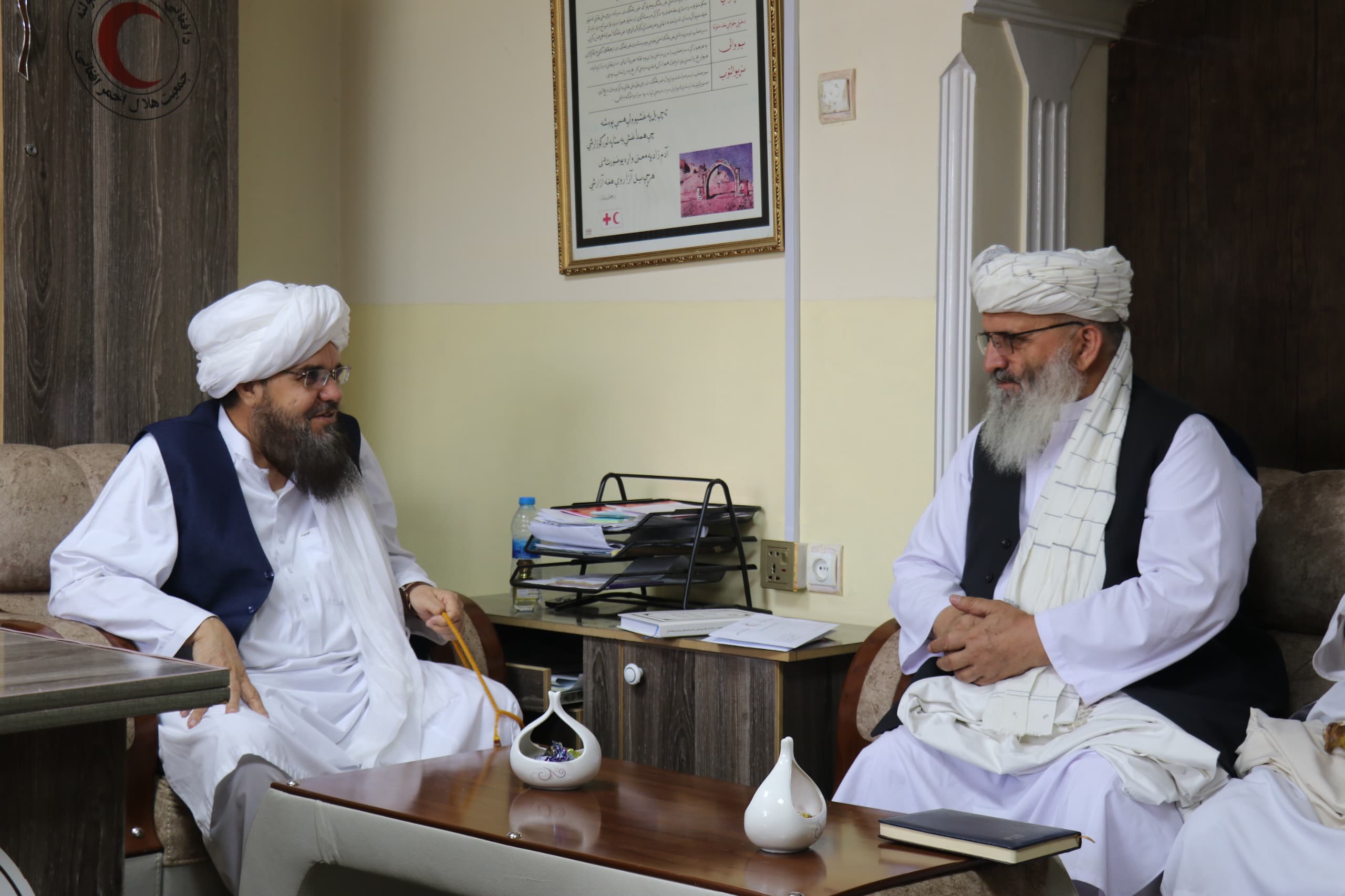 د افغاني سرې میاشتې سرپرست عمومي رئیس د لوګر ولایت له والي سره وکتل
