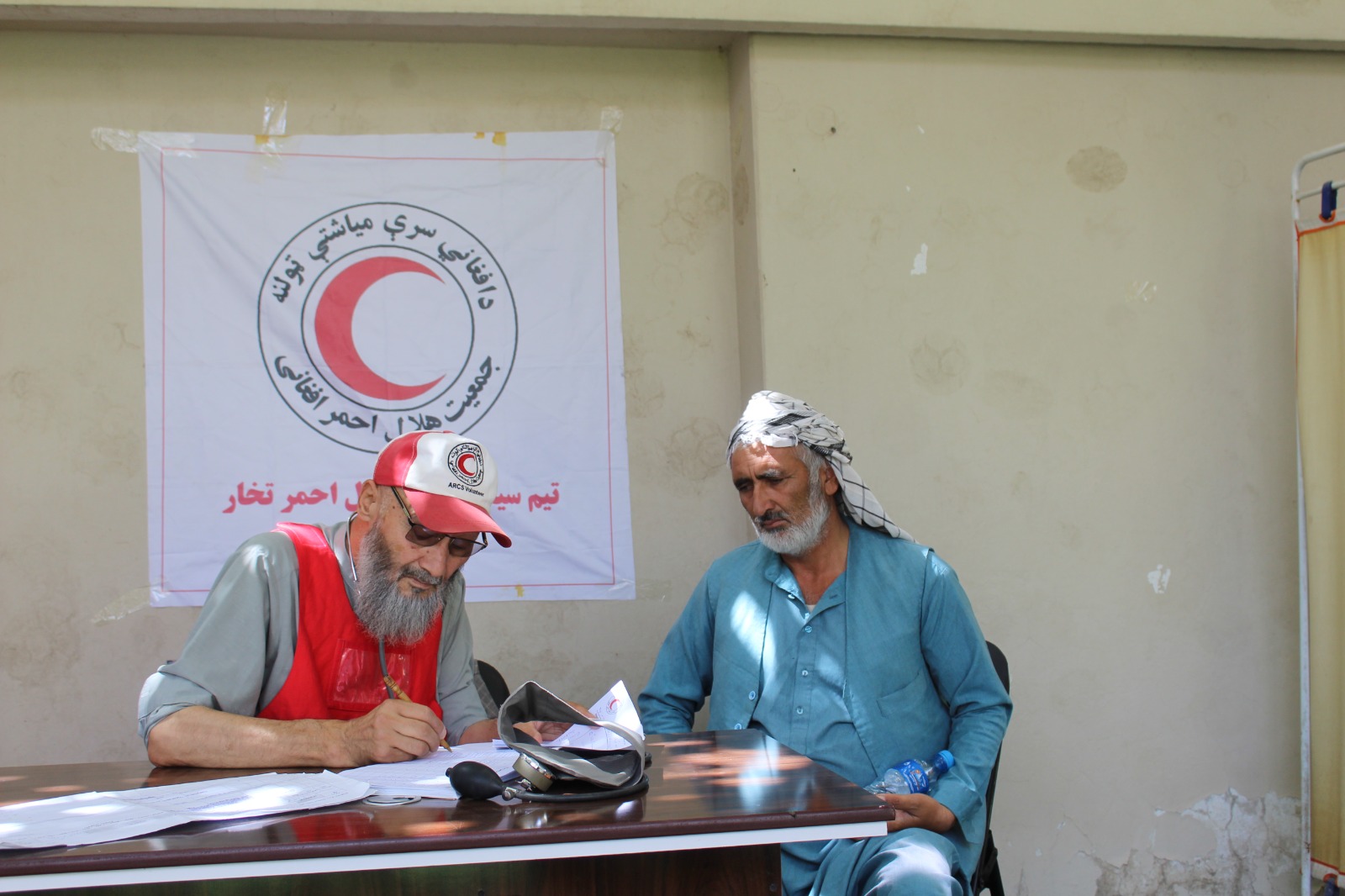 تخار ولايت کې د ٦٤٢٥ تنو هېوادوالو روغتیايي ستونزو ته رسېدنه شوې ده