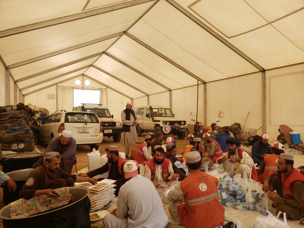 Kandahar: Hot Meals Provided to Repatriated Refugees