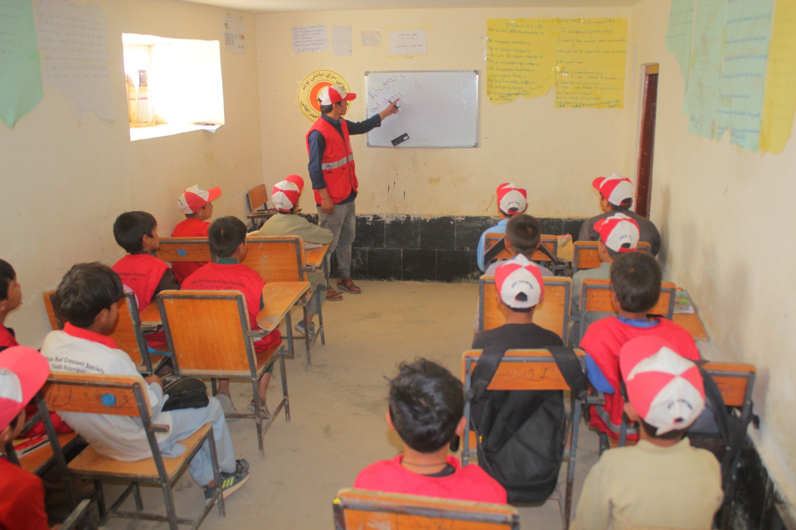 بامیان؛ فراهم نمودن آموزش‌های دینی و عصری به صدها دانش‌آموز