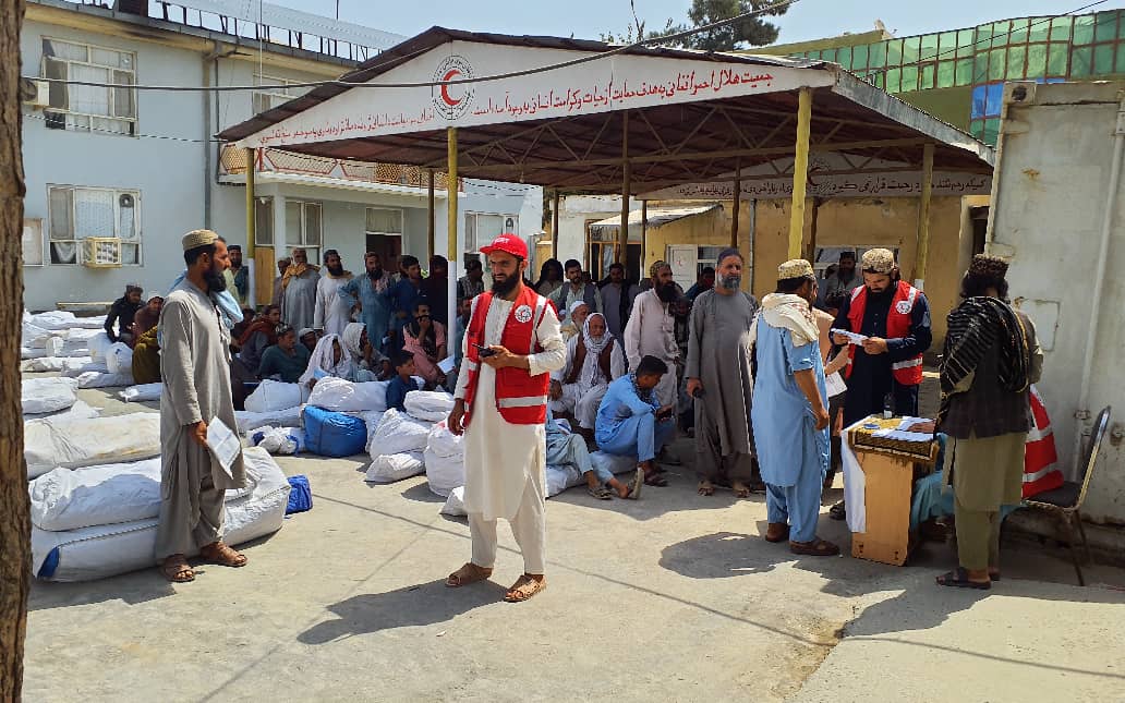 کندز؛ پر ١٠٠ راستنو شوو کډوالو خېمې ووېشل شوې