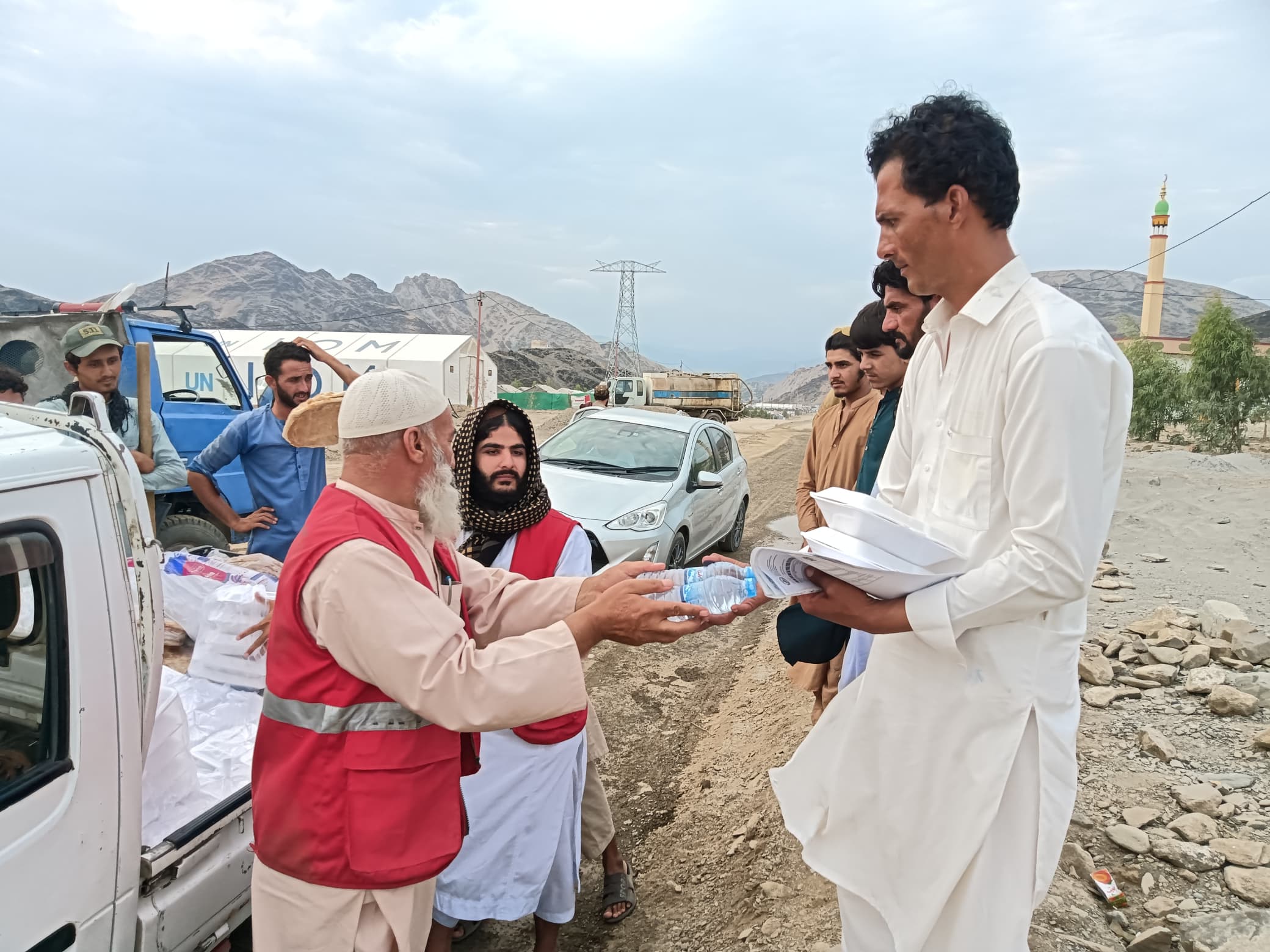 Torkham: Hot Meals Distributed to Repatriated Refugees