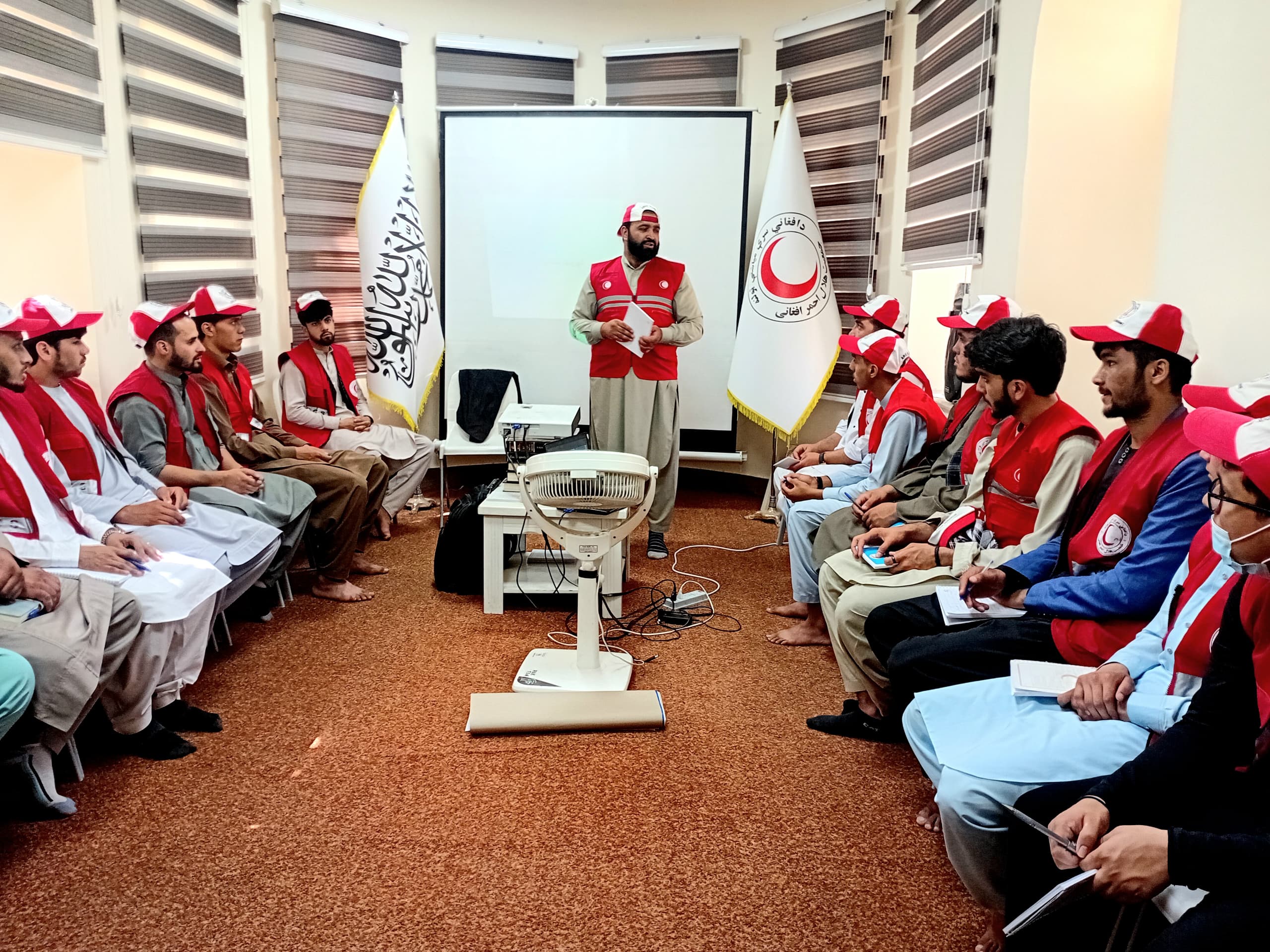 هلال احمر افغانی به هزاران جوان خدمات آموزشی آگاهی‌دهی و ارتقاء مهارت‌ها ارائه نموده است