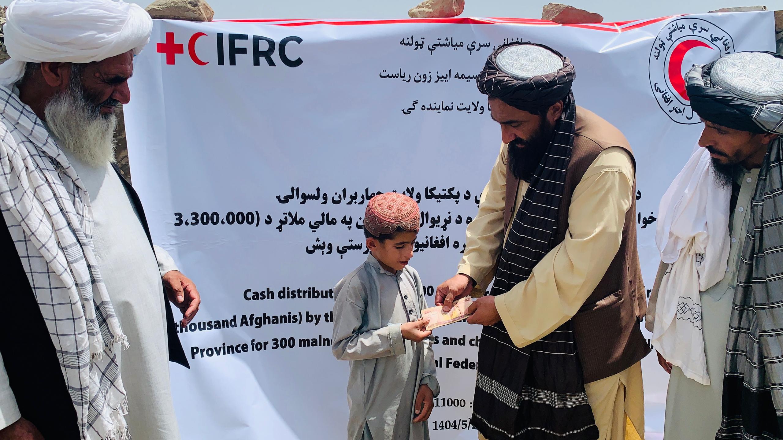 بیش از ۳ میلیون افغانی میان مادران و اطفال دچار سوءتغذی در پکتیکا توزیع شد