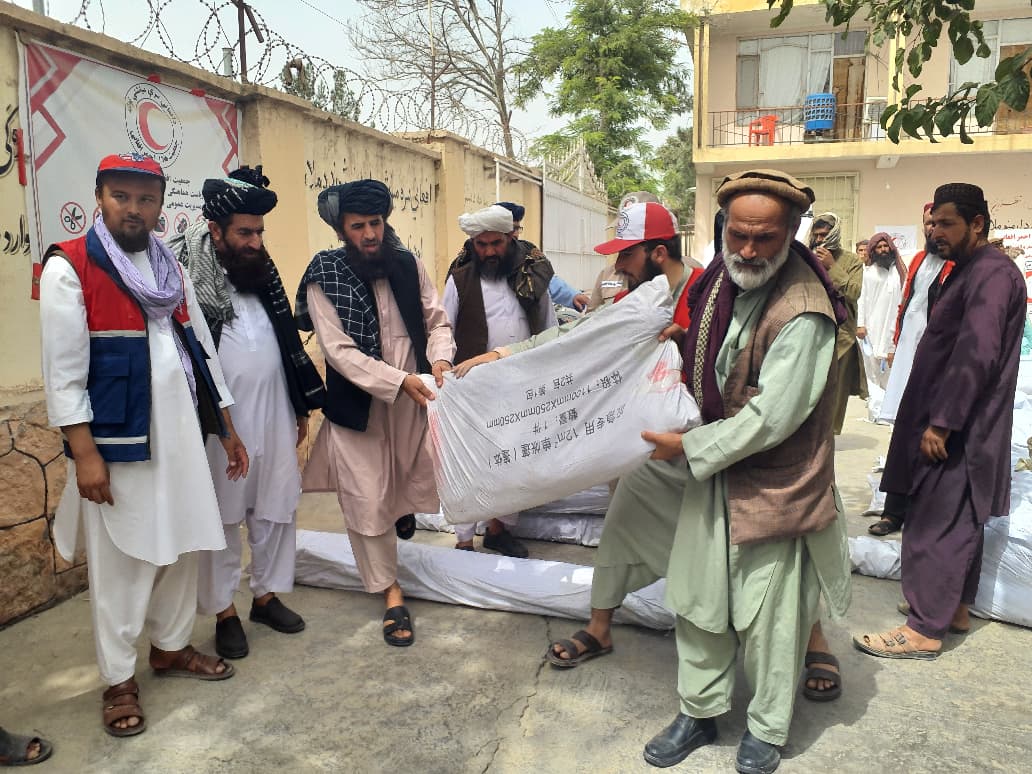 بغلان کې ۵۰ راستنو شوو کډوالو کورنیو ته خېمې ورکړل شوې