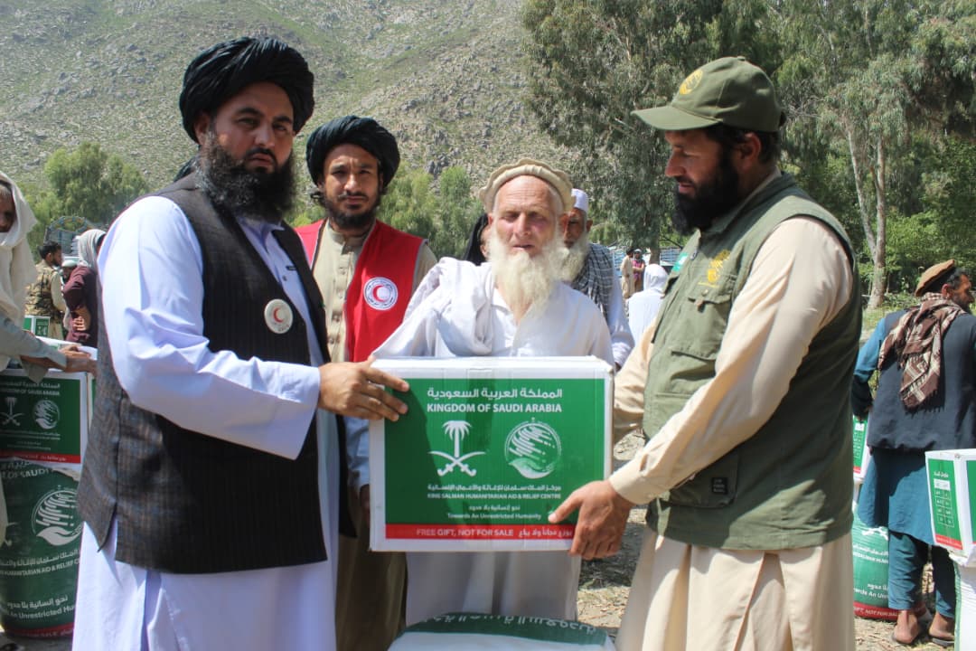 ARCS: Food Assistance Provided to Earthquake Victims in Dara-e-Noor, Nangarhar