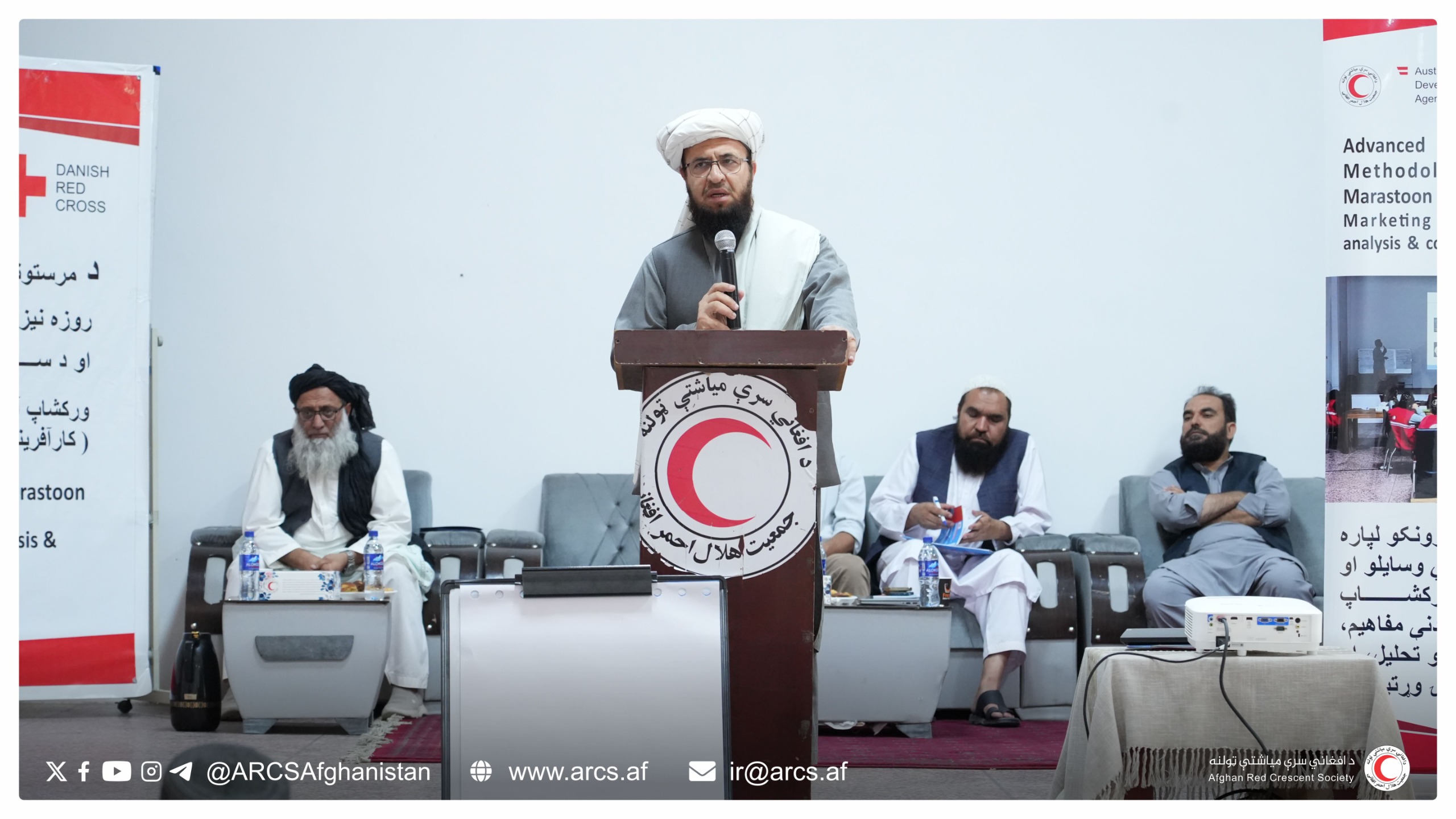 د بې‌سرپرسته مېرمنو تولیدي توکو ته د بازارموندنې روزنیز ورکشاپ پیل شو