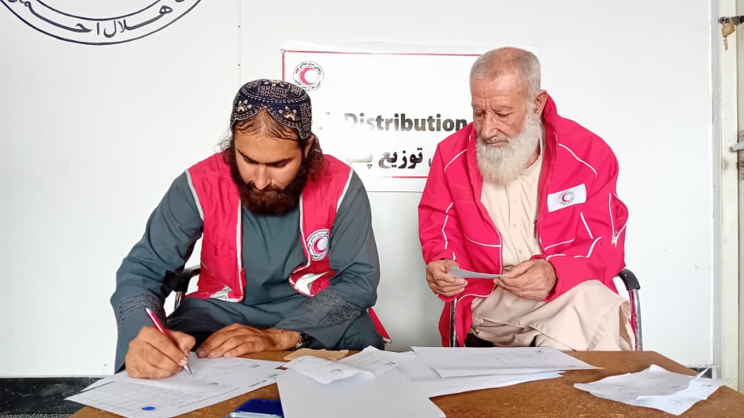 Cash Assistance Provided to 20 Earthquake-Affected Families in Laghman