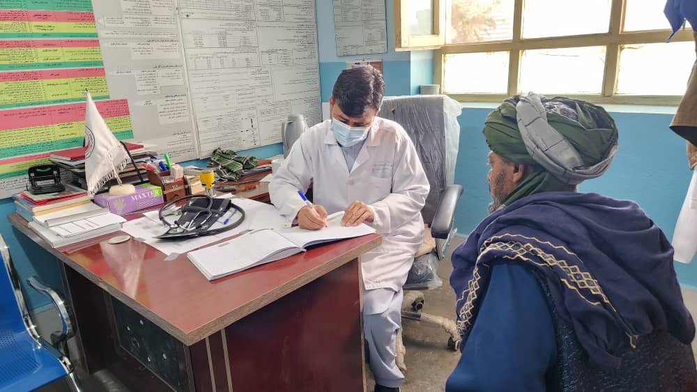 بادغيس؛ زرګونو اړمنو هېوادوالو ته پراخ روغتيايي خدمتونه وړاندې شوي دي