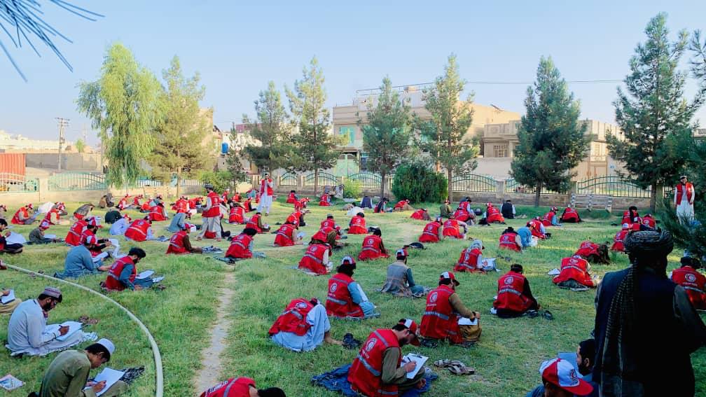 مراکز آموزشی؛ هلالاحمر افغانی به بیش از ۴۵۰۰ دانشآموز، آموزشهای دینی و عصری ارائه کرده است