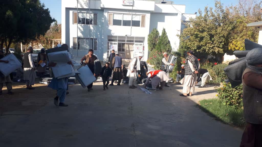 به ۱۶۰ خانواده مهاجر عودت‌کننده در جوزجان، کمک‌ غیرغذایی توزیع شد