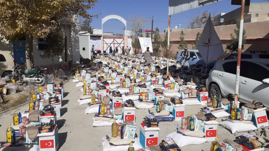 زابل کې له ۳۵۰ کډوالو کورنیو سره بشري مرسته وشوه