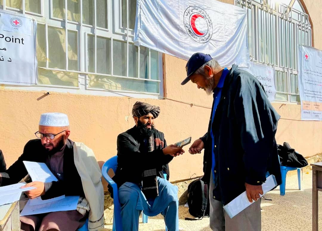 غزني؛ له ۱۰۰۰ راستنو شوو کورنیو سره نغدي مرسته وشوه