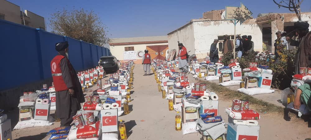 ارزگان؛ به ۳۰۰ خانوادهٔ نیازمند کمک بشری توزیع شد