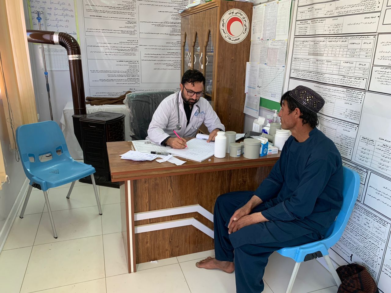 خوست؛ زرګونو ناروغانو ته معاينه، درمل او روغتيايي مشورې ورکړل شوې دي