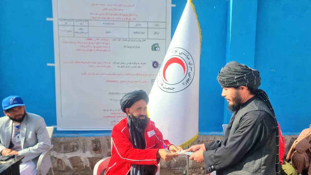 د ځان‌ بسیاینې په موخه؛ هرات، کندز او ارزګان کې ۱۵۰ بېوزلو کورنیو سره نږدې دوه میلیونه افغانۍ نغدي مرسته وشوه