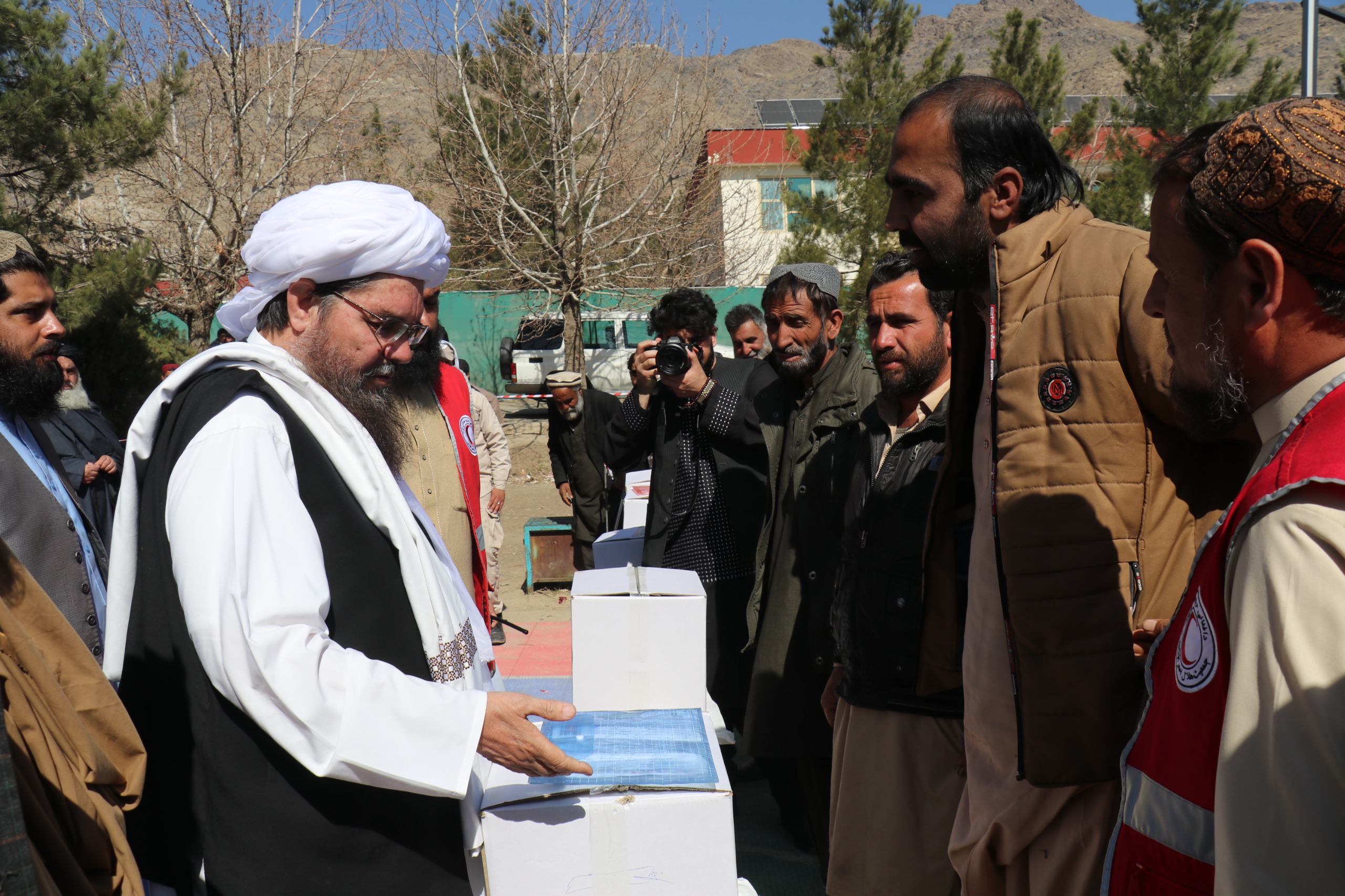 رمضان و حمایت بشردوستانه؛ به ۱۰۰۰ خانواده عودت‌کننده در کابل کمک‌های غذایی توزیع شد