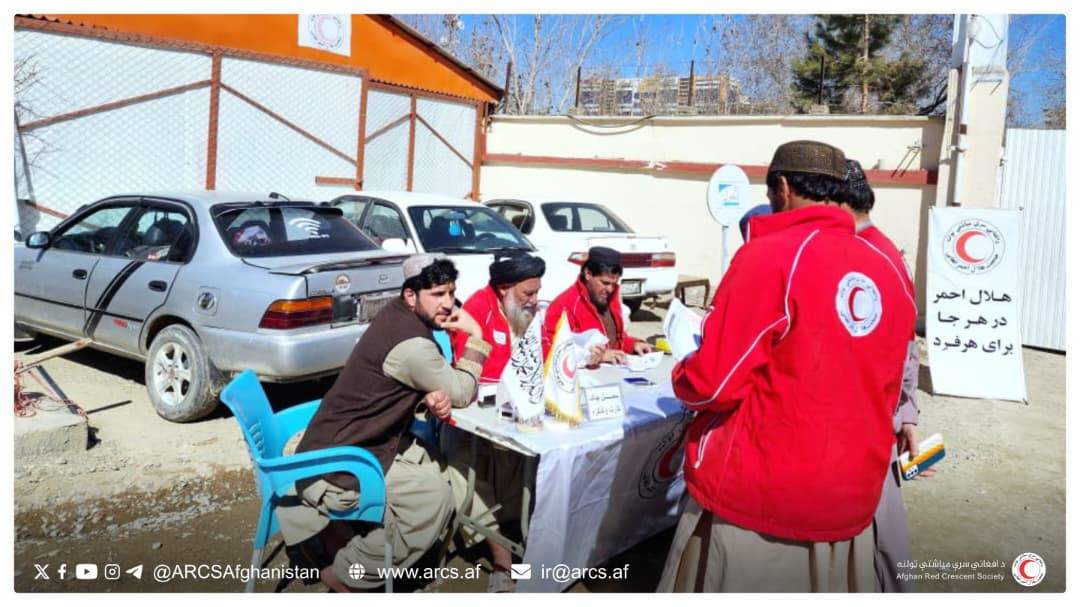 لوګر؛ افغاني سرې میاشتې پر ۵۰ اړمنو کورنیو خوراکي او غیرخوراکي مرسته ووېشله