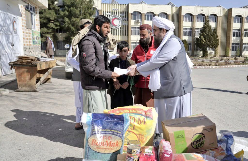 Kabul: ARCS Provides Cash and Food Assistance to the Family of a Blinded Former Soldier