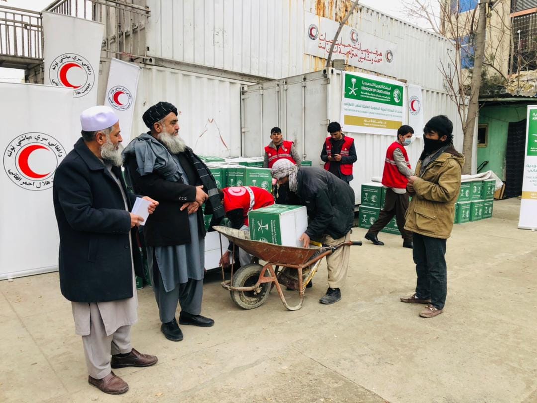 کابل کې د پرون په تعقیب د افغاني سرې میاشتې له لوري ۲۰۰ نورو اړمنو کورنیو ته مرسته وویشل شوه!