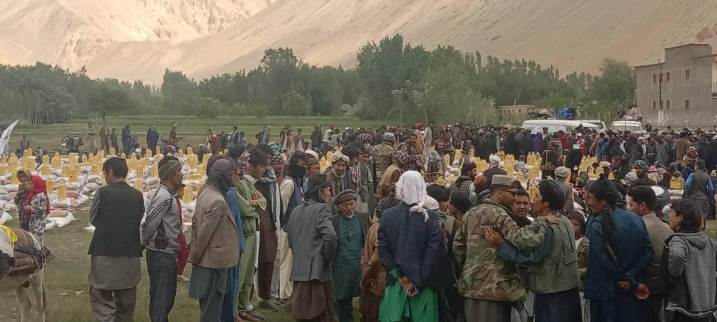 روند مساعدت جمعیت هلال احمرافغانی در ولایت بامیان اغاز گردید!