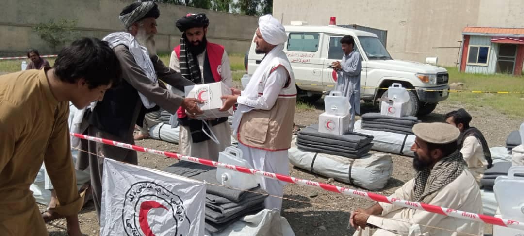 جمعیت هلال احمرافغانی در ولایت خوست ولسوالی تنی همرای ۲۲ خانواده آسیب پذیر مساعدت نمود!