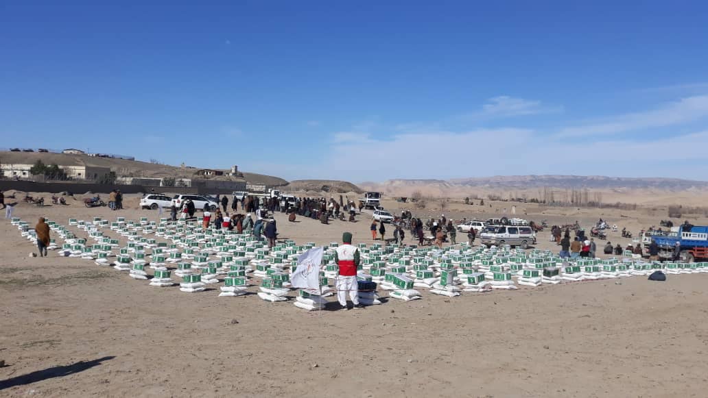 توزيع مواد غذايي جمعيت هلال احمر افغاني در ولايت بادغيس براي 900 خانواده!