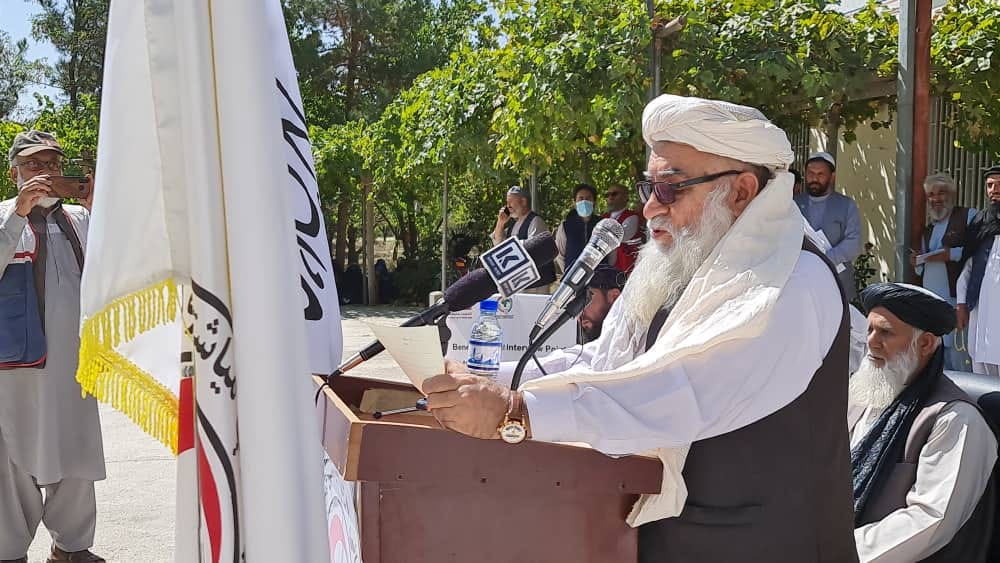 د کویت د خلکو د ۱ میلیون مرستې ویش د افغاني سرې میاشتې د عمومي رییس په لاس پیل شو!