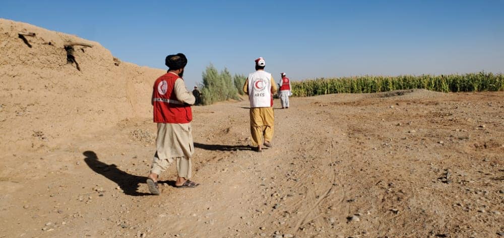 هلال احمر افغانی سروی شفاف از ۵۰۰ خانواده فقیر ولسوالی ناوه ولایت هلمند را آغاز کرده است!