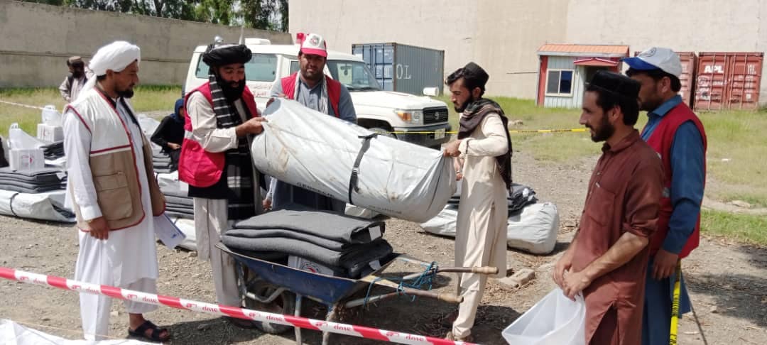 جمعیت هلال احمرافغانی در ولایت خوست ولسوالی تنی همرای ۲۲ خانواده آسیب پذیر مساعدت نمود!