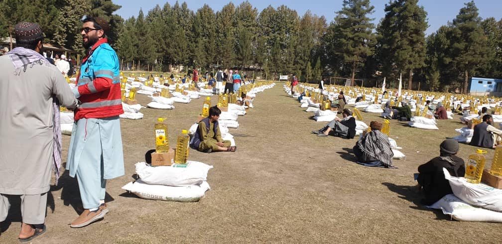 جمعیت هلال‌احمر افغانی به تعداد ۵۰۰ خانواده نیازمند در ولایت تخار تحت پوشش مساعدت های خویش قرارداد!
