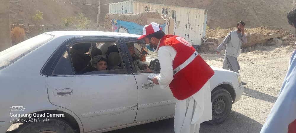 د افغاني سرې مياشتې رضاکاران په بادغيس ولايت کې د مرستو په راجلبولو بوخت دي!