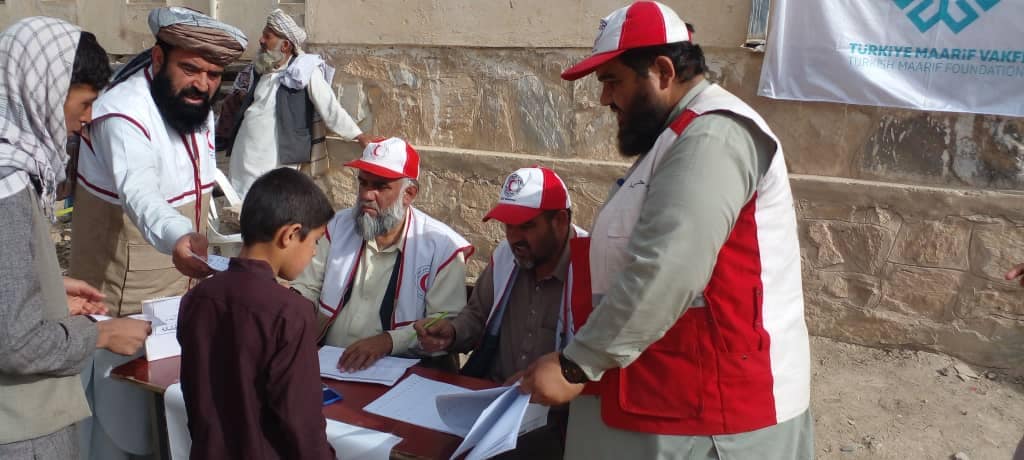 جمعیت هلال احمرافغانی برای ۳۰۰ خانواده در ولایت غزنی مساعدت نمود!